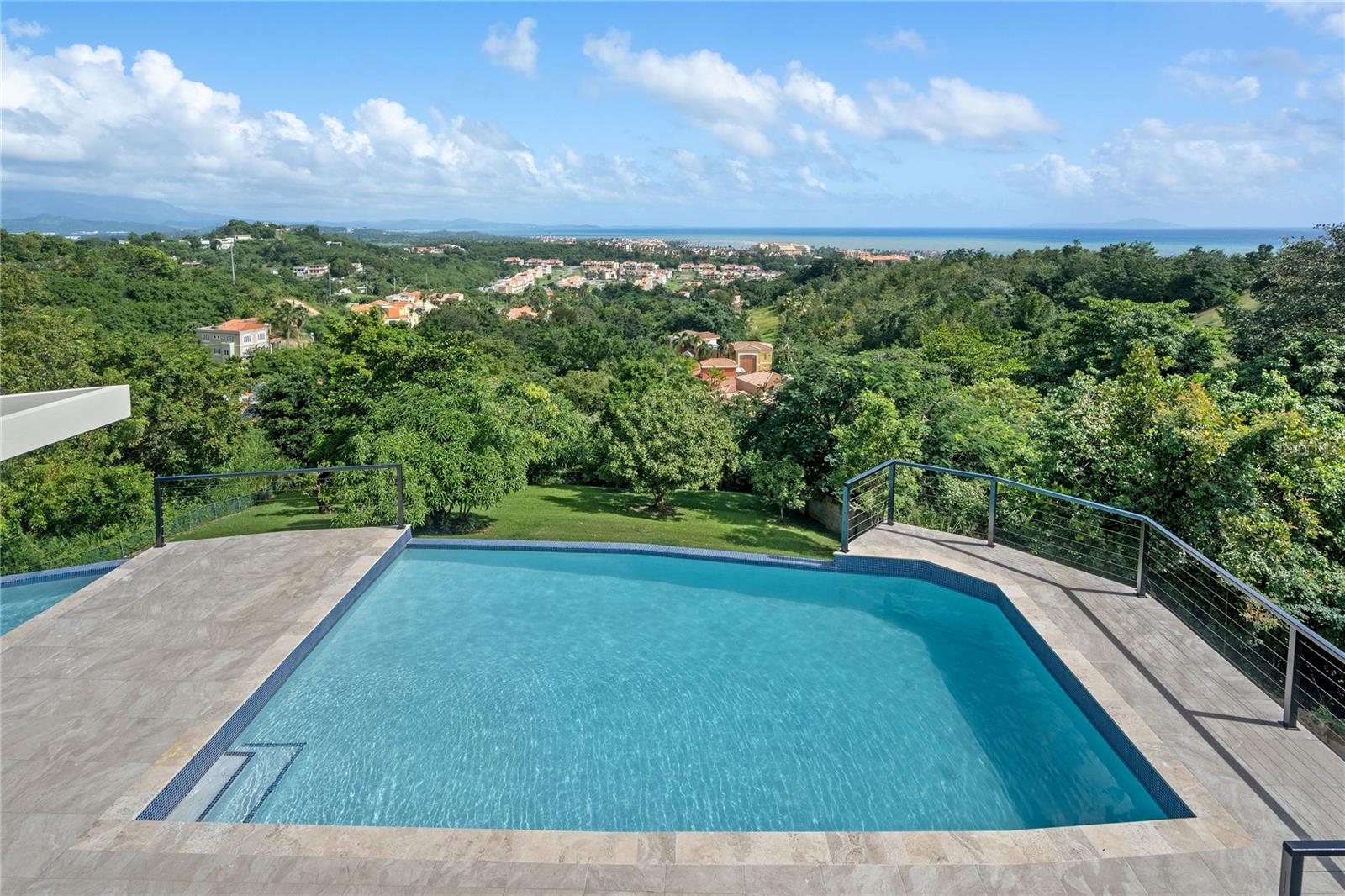 HARBOUR LIGHTS ESTATES - Residential