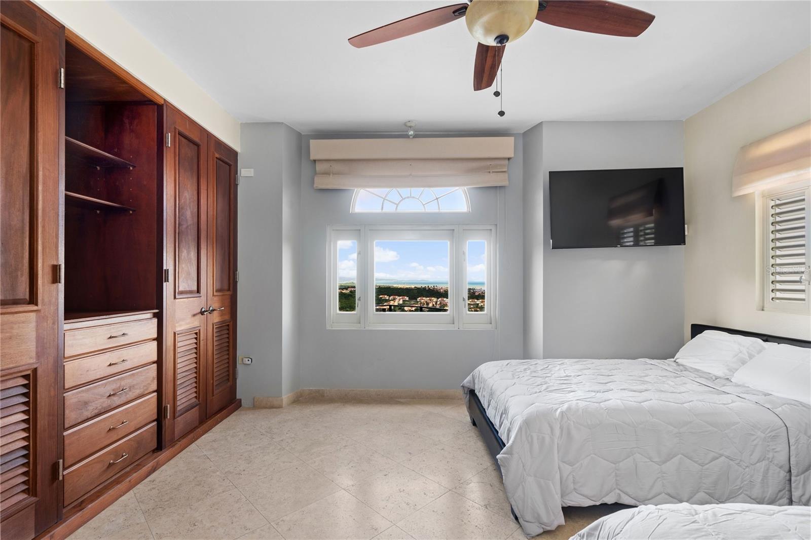 HARBOUR LIGHTS ESTATES - Residential