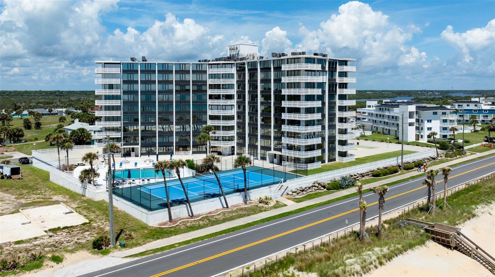 NAUTILUS CONDO - Residential