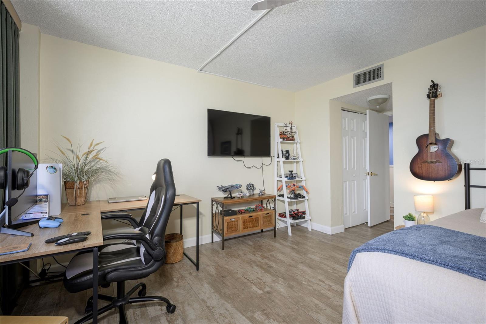 NAUTILUS CONDO - Residential