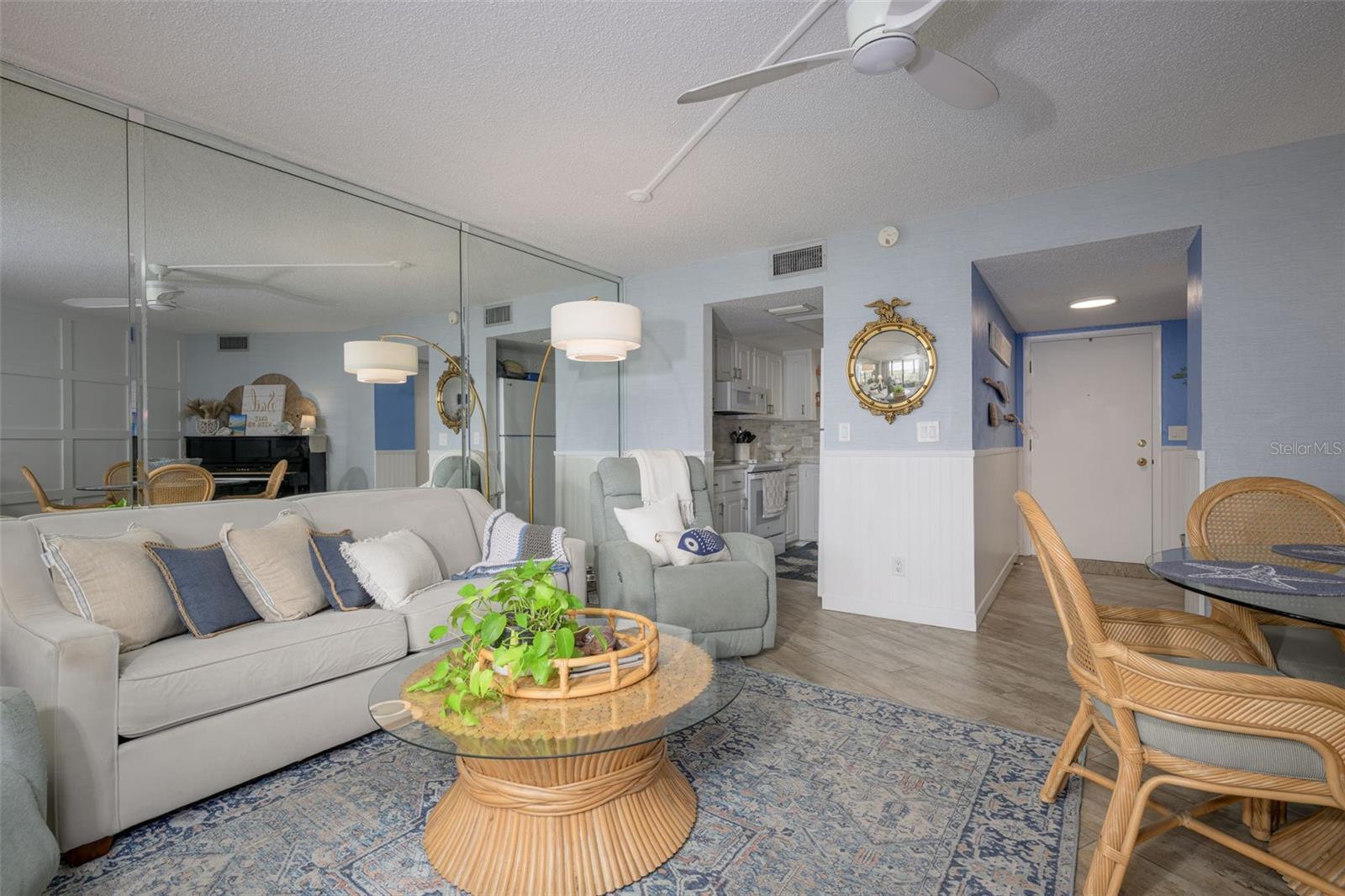 NAUTILUS CONDO - Residential