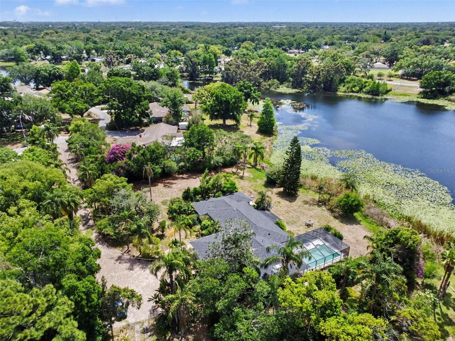 TAMPAS NORTH SIDE CNTRY CL - Residential