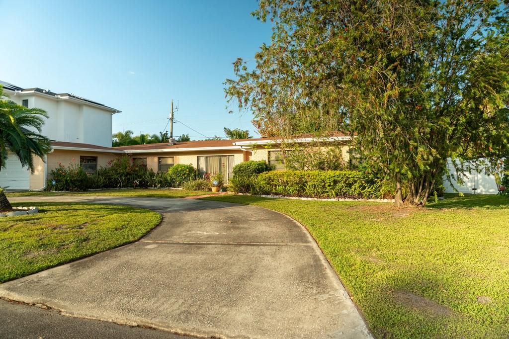 Photo of 631 Luzon Avenue, Tampa, FL 33606 (MLS # TB8375997)