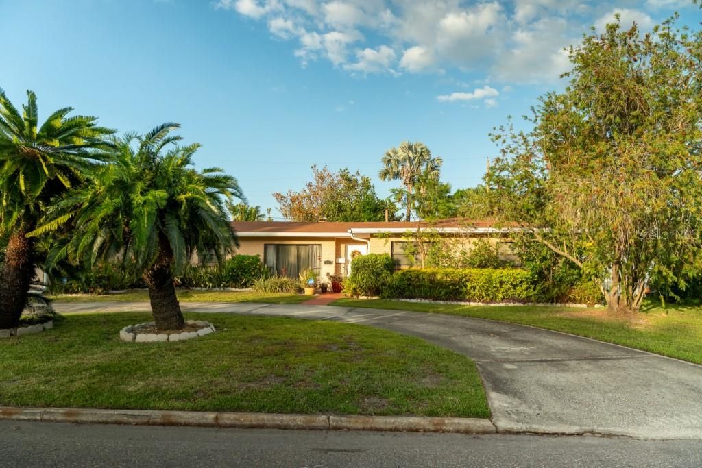 Photo of 631 Luzon Avenue, Tampa, FL 33606 (MLS # TB8375997)