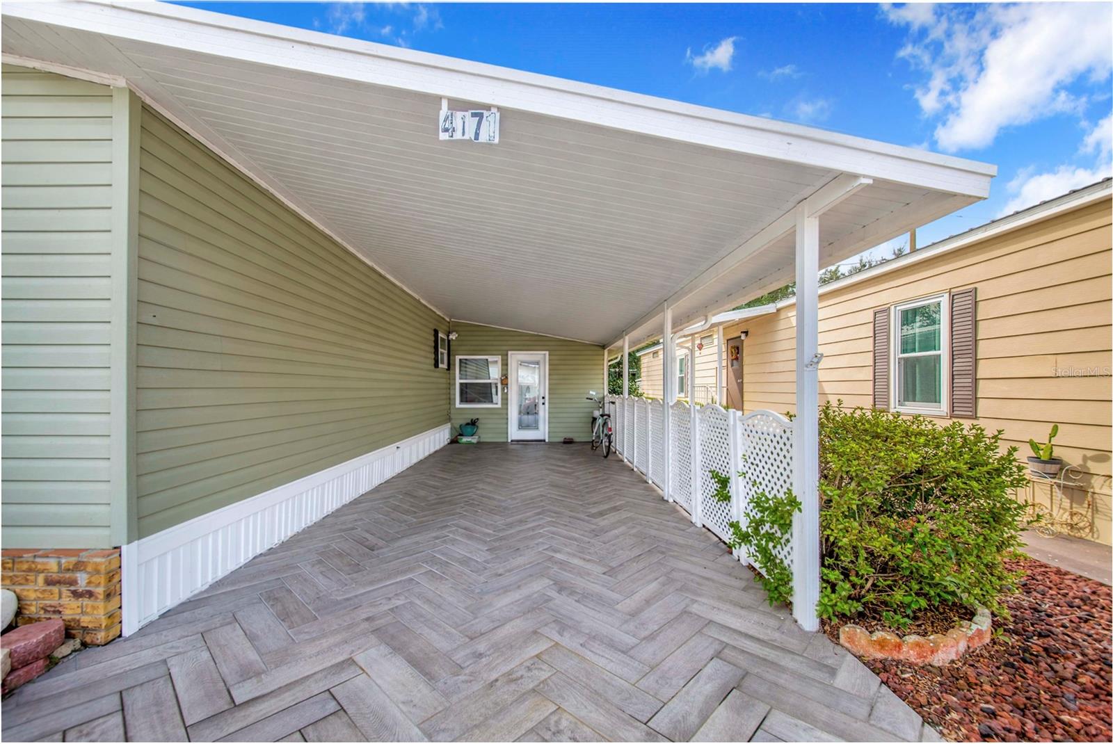 4171 ROLLING OAKS DRIVE