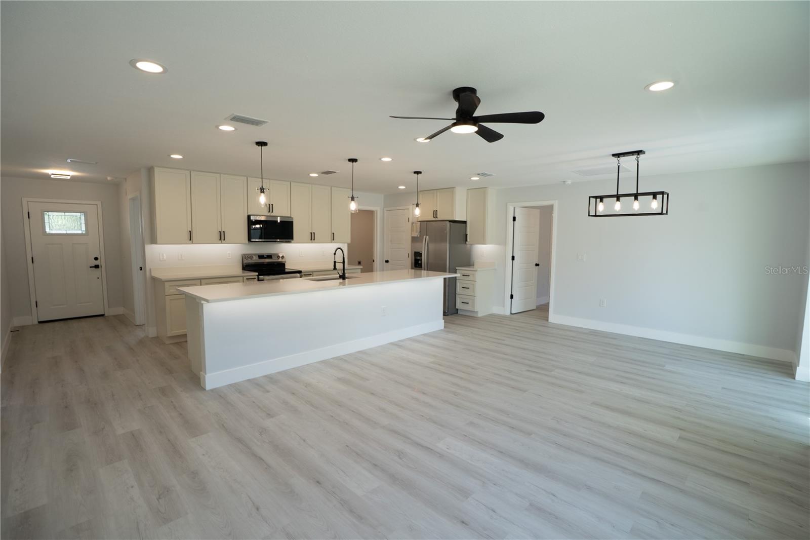 ROLLING RANCH ESTATE - Residential