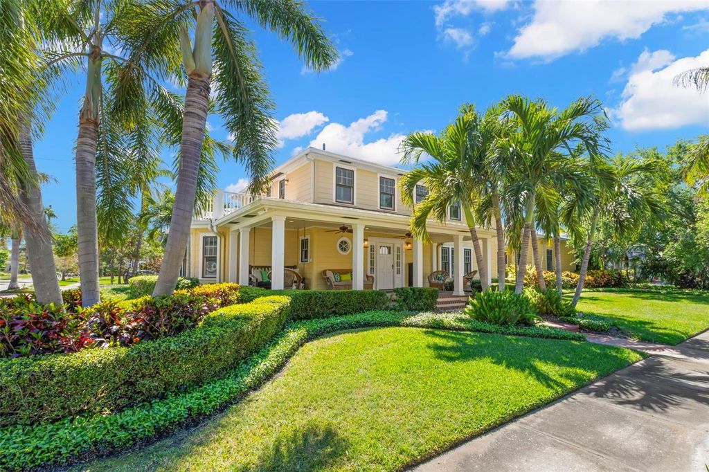 Photo of 556 21st Avenue NE, St Petersburg, FL 33704 (MLS # TB8479915)