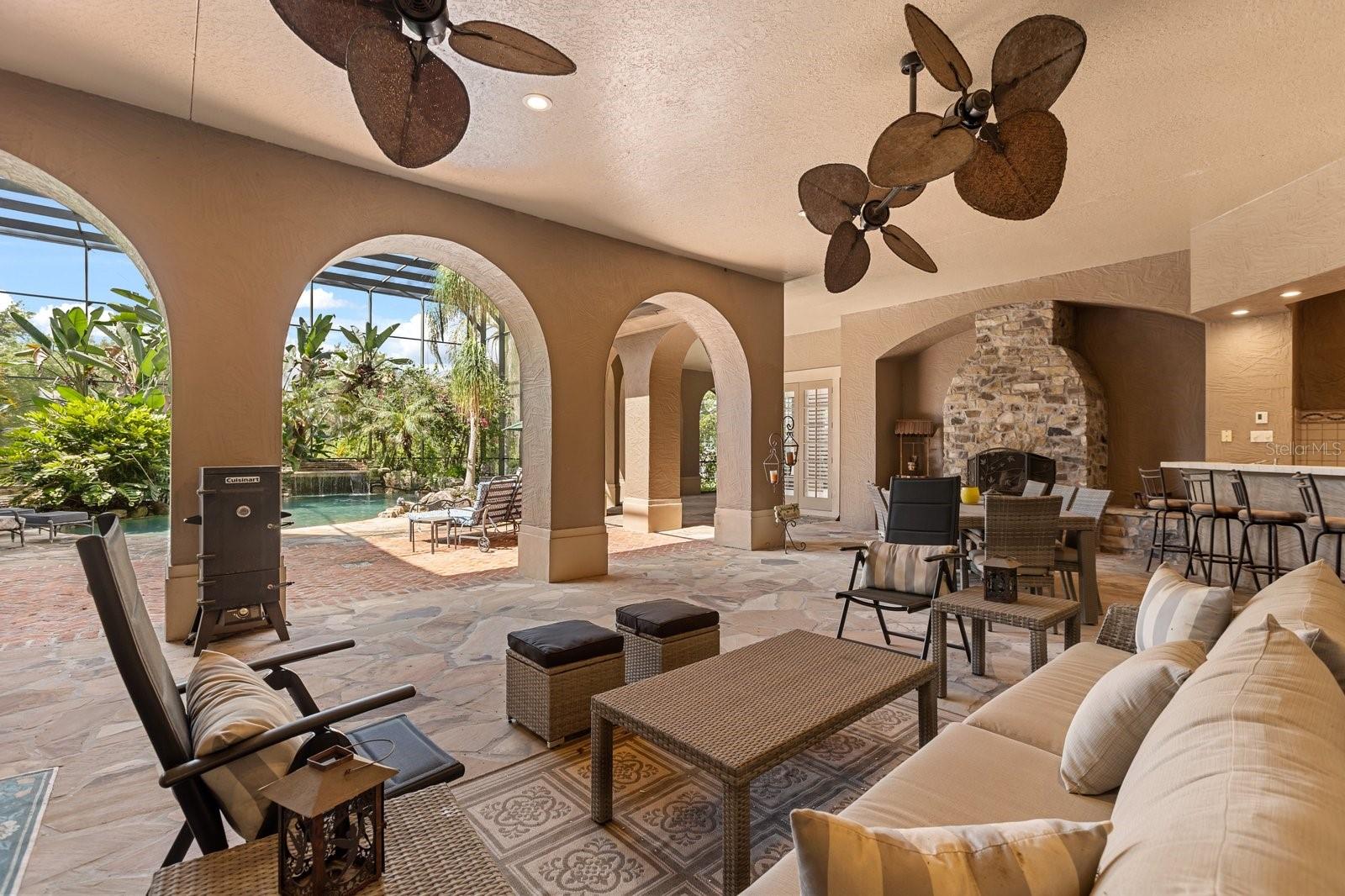 POSTAL GROVES - Residential