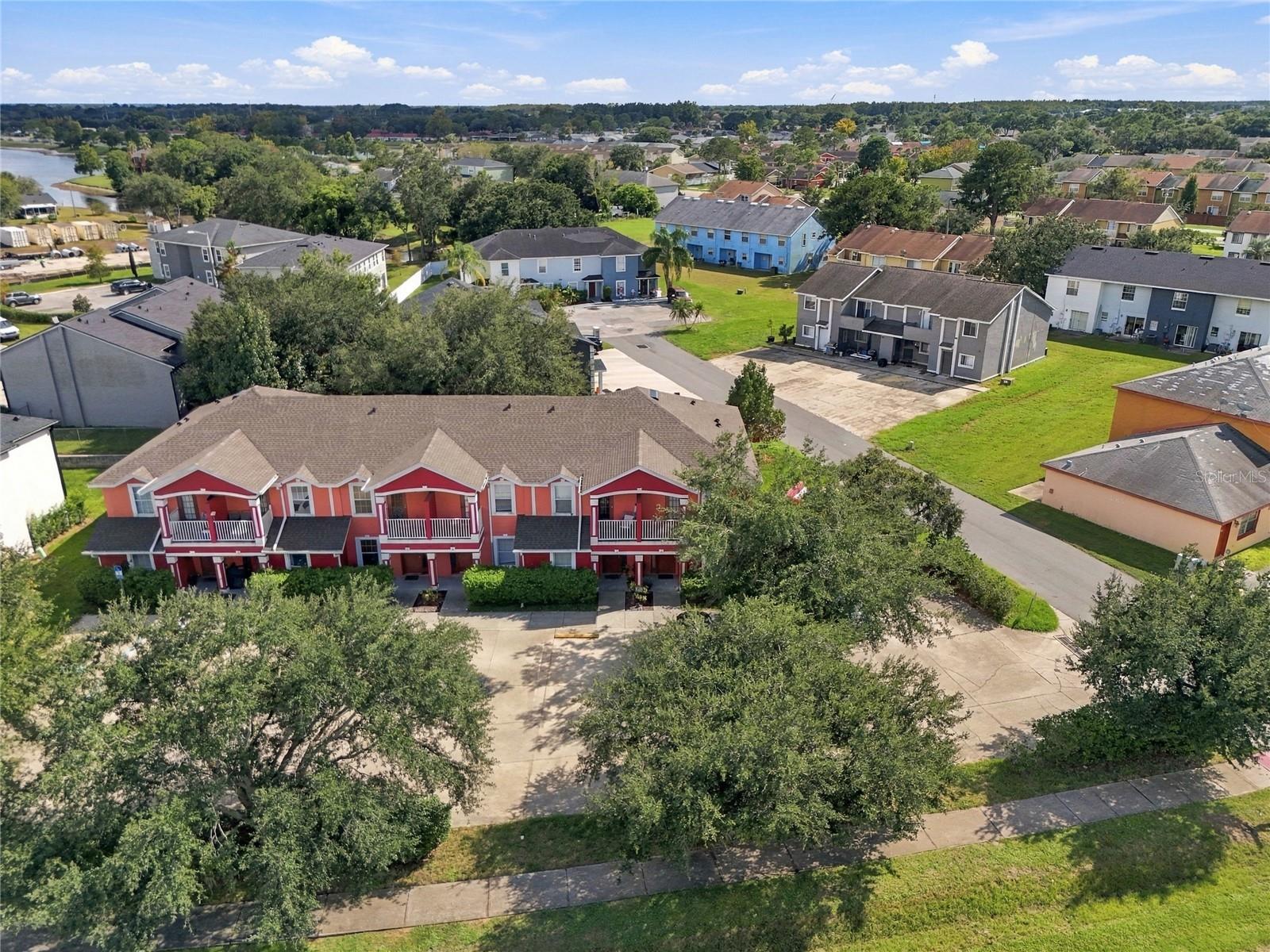 261 AUTUMN LANE 5