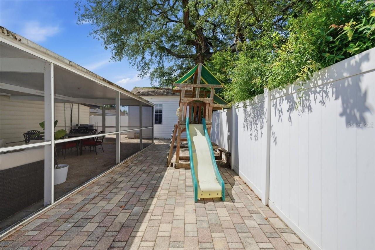 TAMPAS NORTH SIDE COUNTRY CLU - Residential