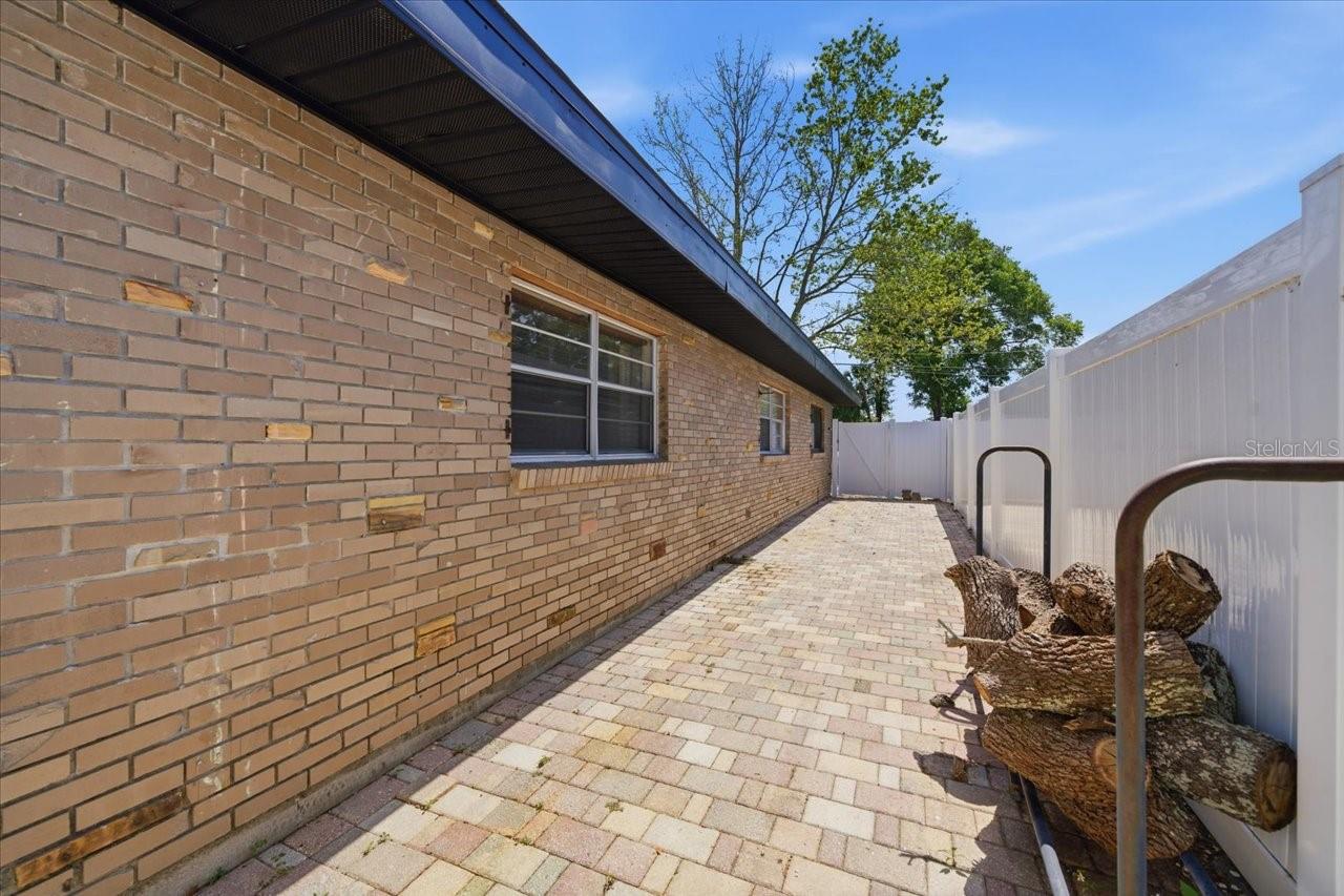 TAMPAS NORTH SIDE COUNTRY CLU - Residential