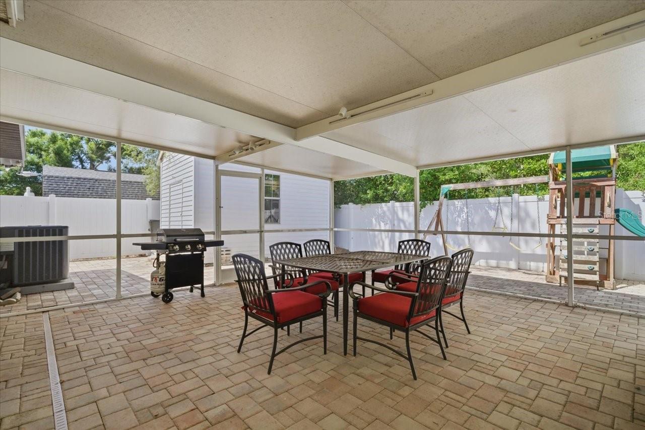 TAMPAS NORTH SIDE COUNTRY CLU - Residential