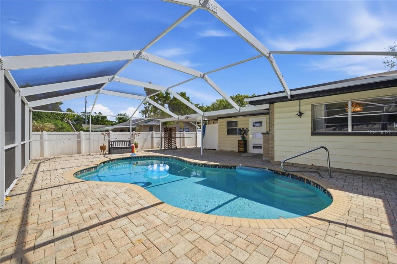 TAMPAS NORTH SIDE COUNTRY CLU - Residential