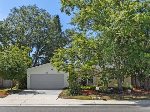 Photo of 2047 Greenbriar Boulevard, Clearwater, FL 33763 (MLS # OM723771)
