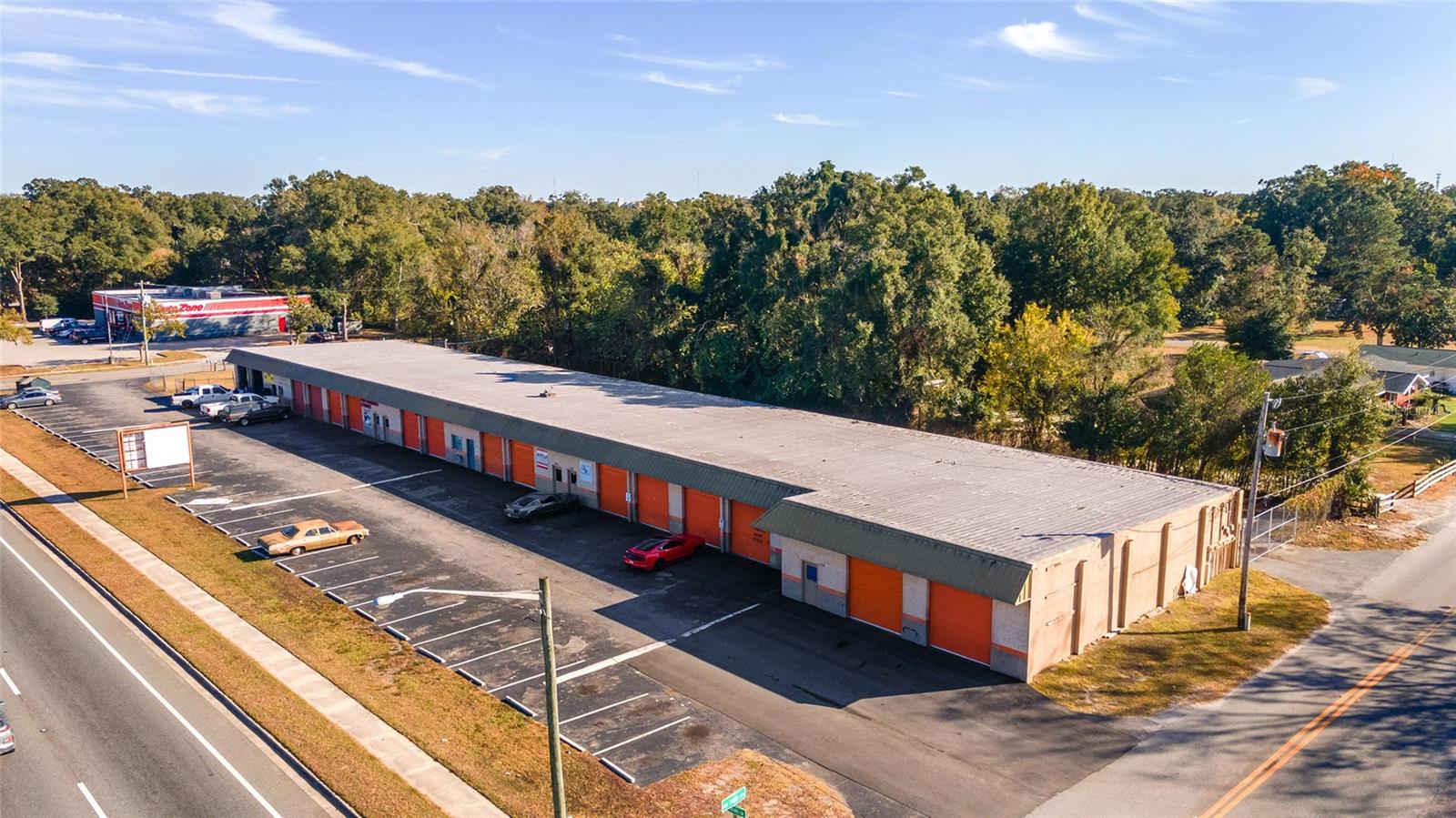 Great opportunity to lease a flex warehouse space off of Highway 27. Ideal for any car related business including Auto Dealer. Property can also be used for Storage, Distribution, E-Commerce and other variety of trades. Few spaces available 1900 square foot which can be divided and 1260 square foot. Spaces come with 2 roll up doors and front parking.