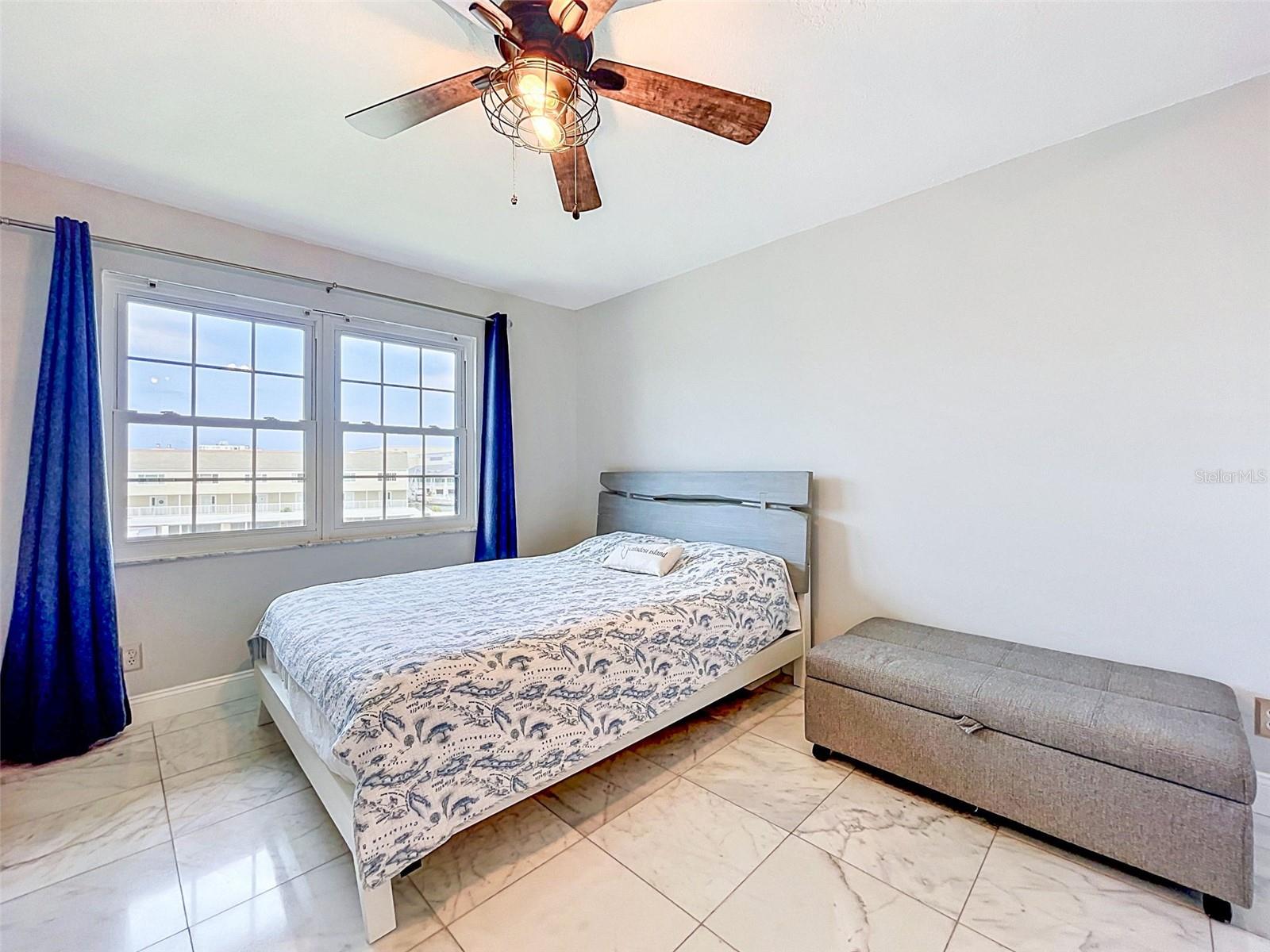 HARBOR POINTE CONDO - Residential