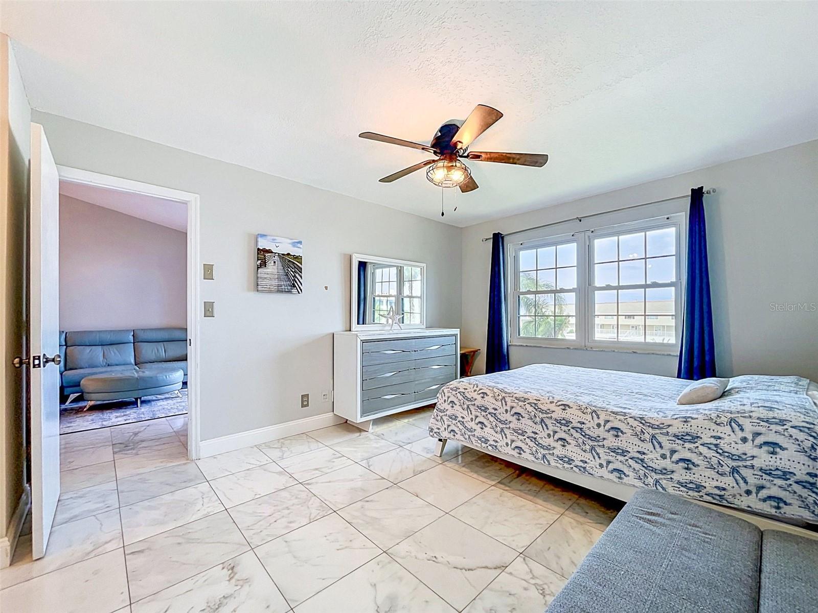 HARBOR POINTE CONDO - Residential