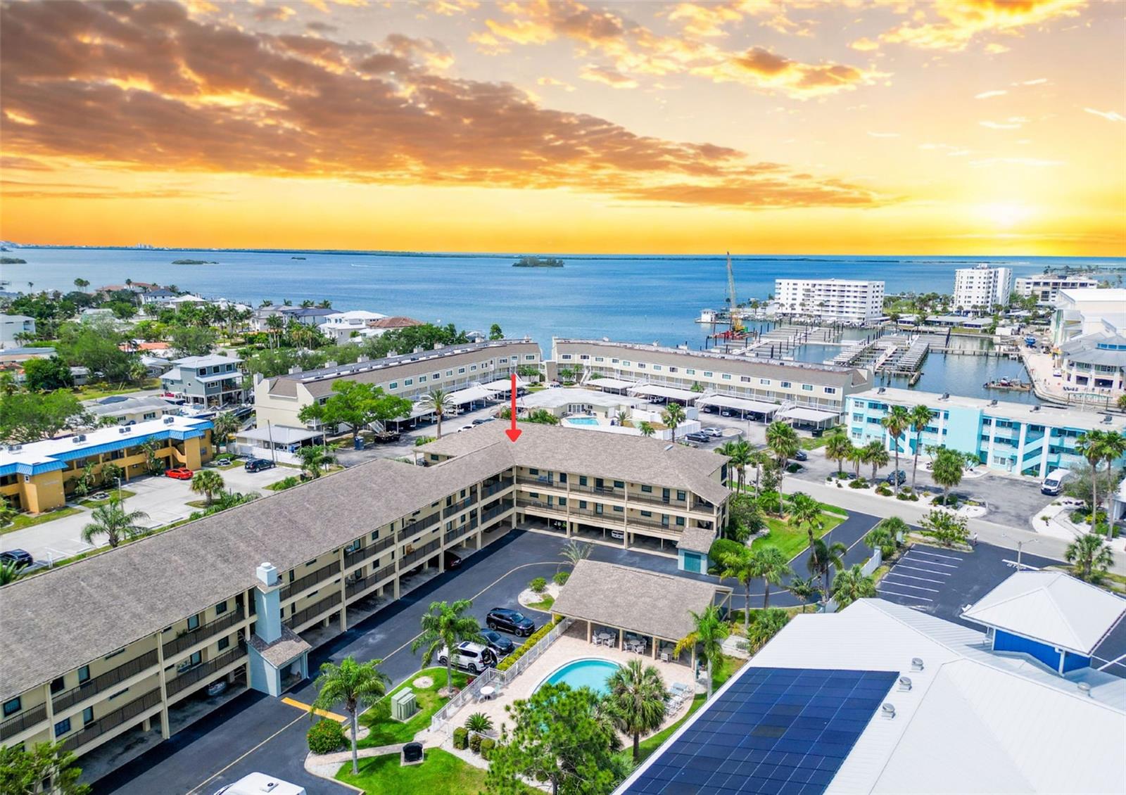 HARBOR POINTE CONDO - Residential