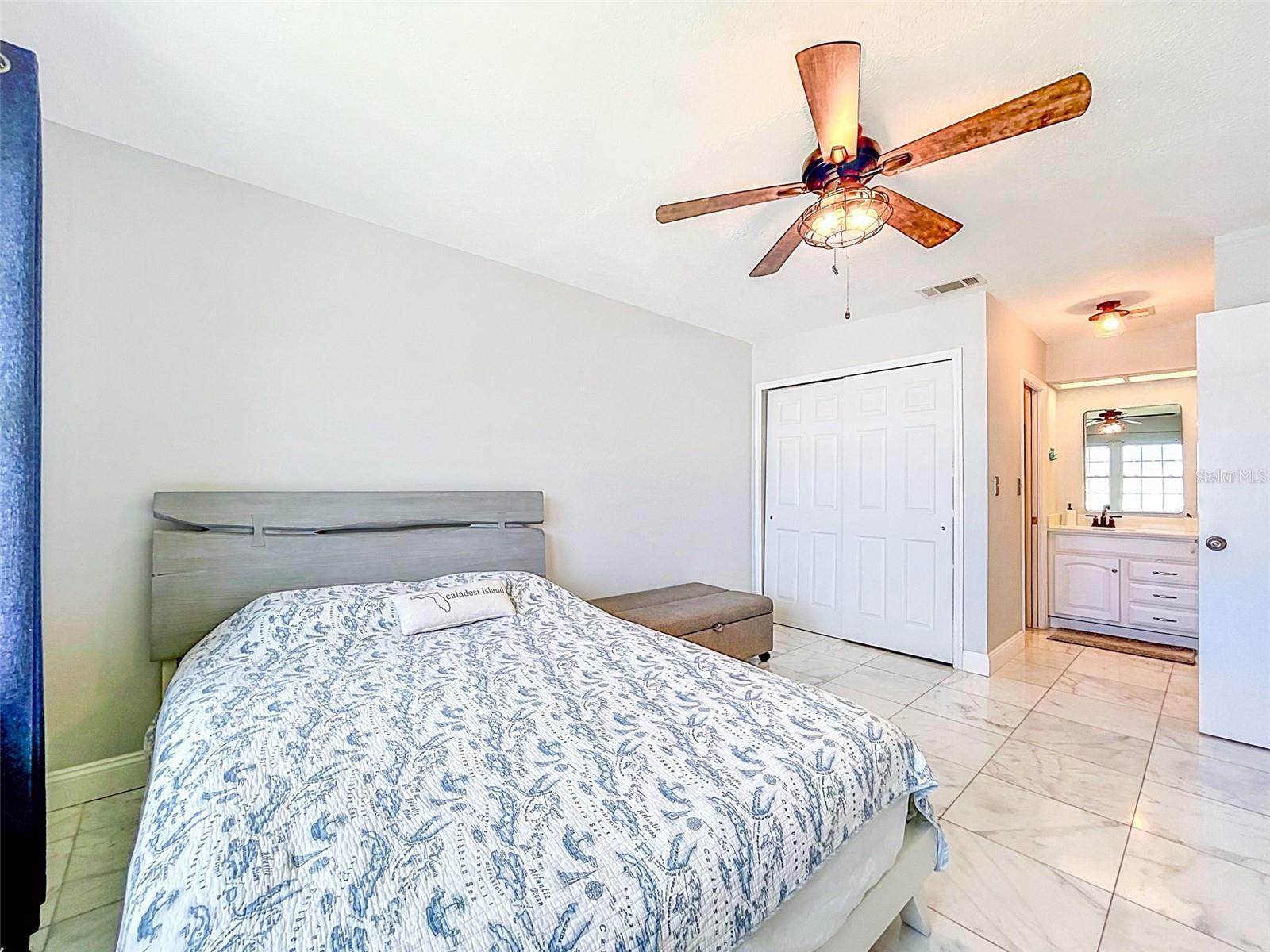 HARBOR POINTE CONDO - Residential