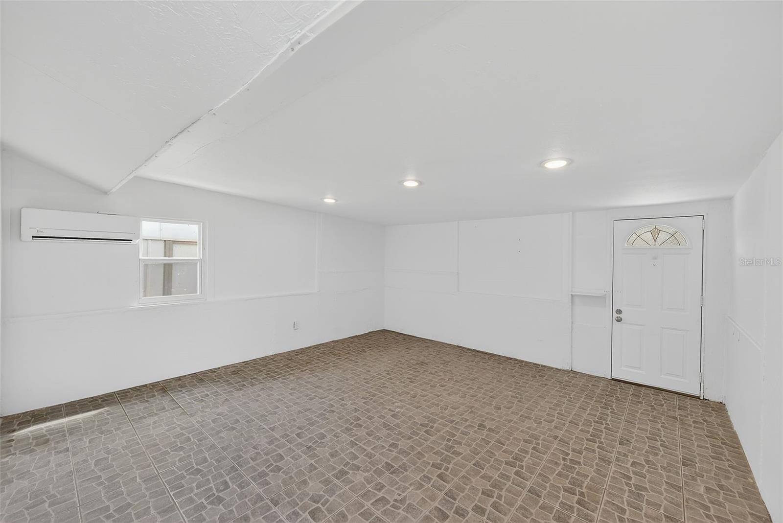 KENSINGTON PARK - Residential