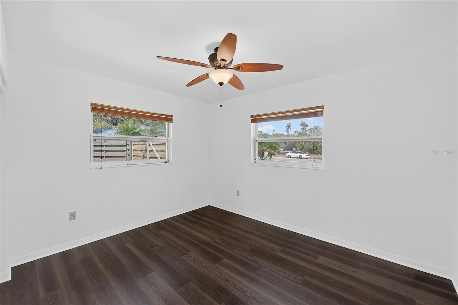 KENSINGTON PARK - Residential