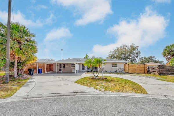 3946 OMEGA CIR, SARASOTA, FL 34235 - Image 897e91c9507d7ac02f7b80fac318ff37/2028315519