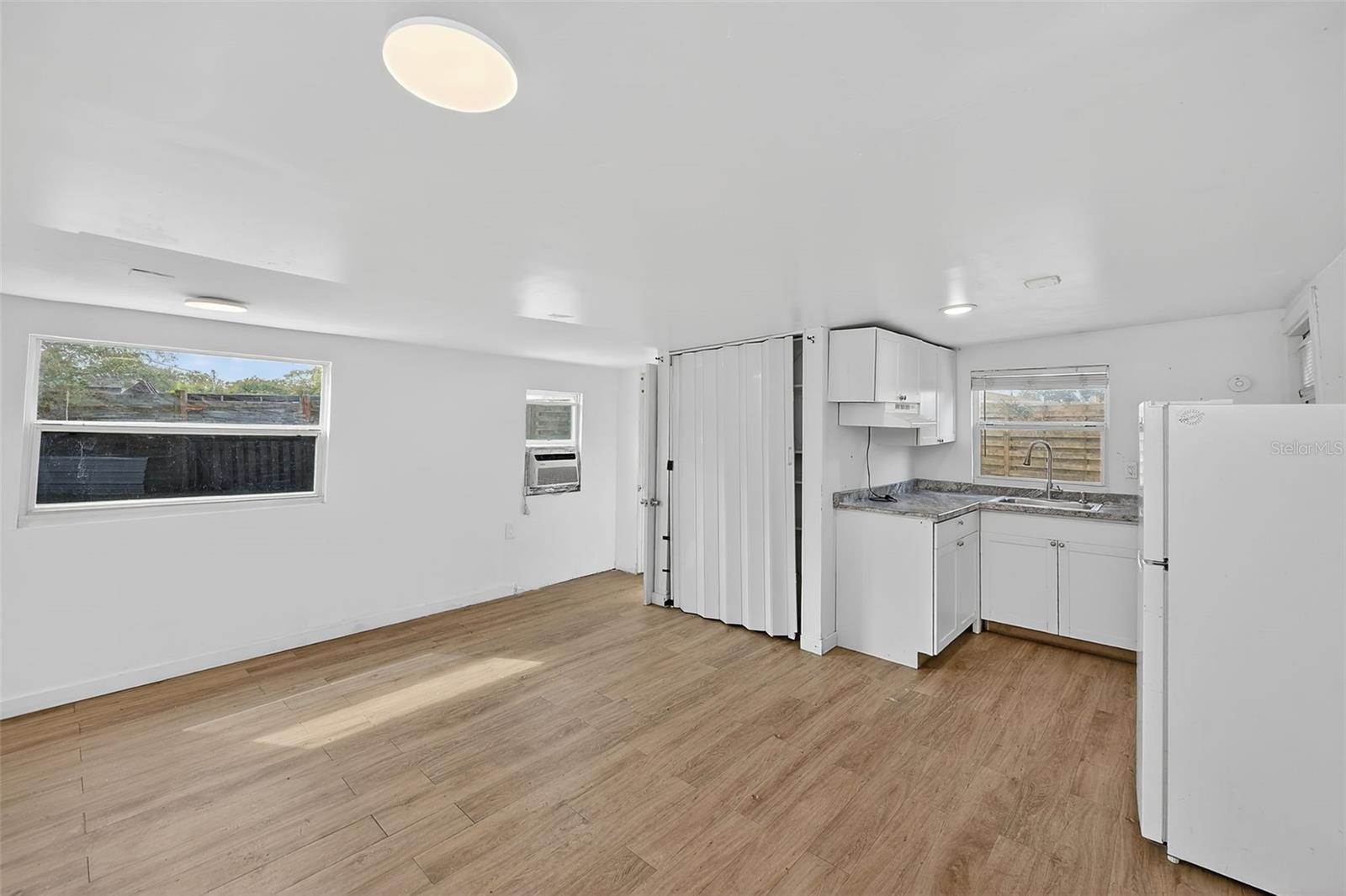 KENSINGTON PARK - Residential