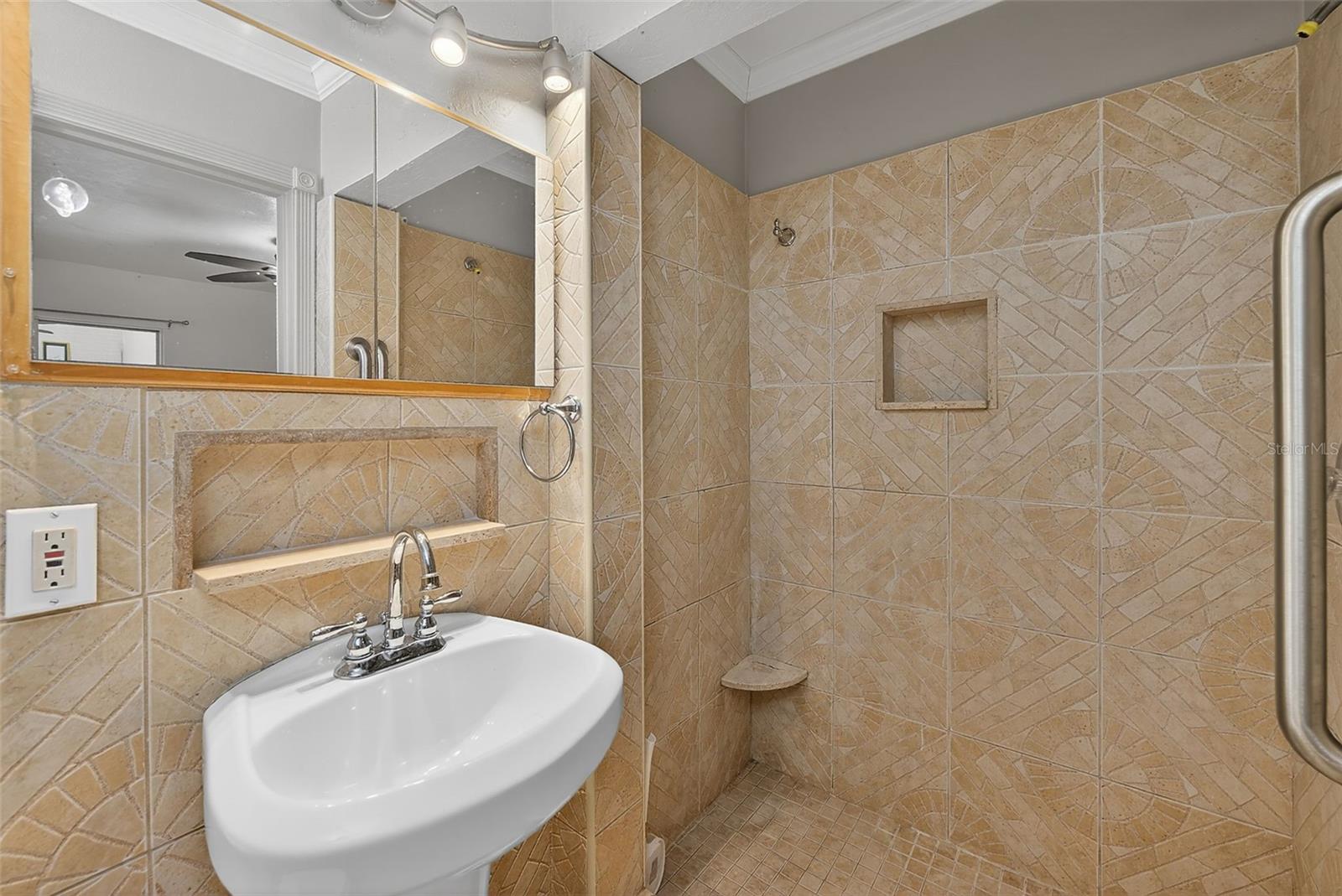 KENSINGTON PARK - Residential