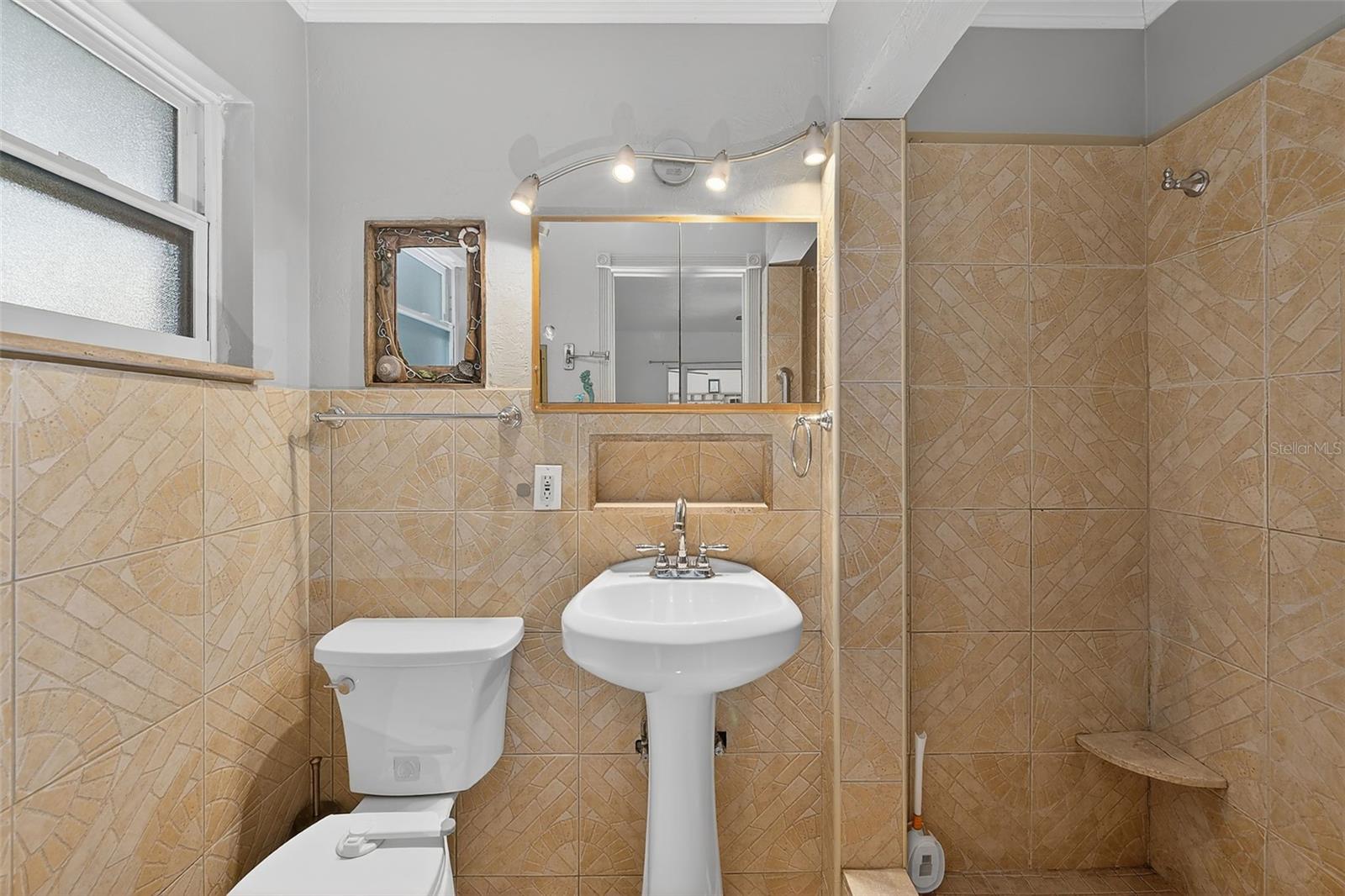 KENSINGTON PARK - Residential