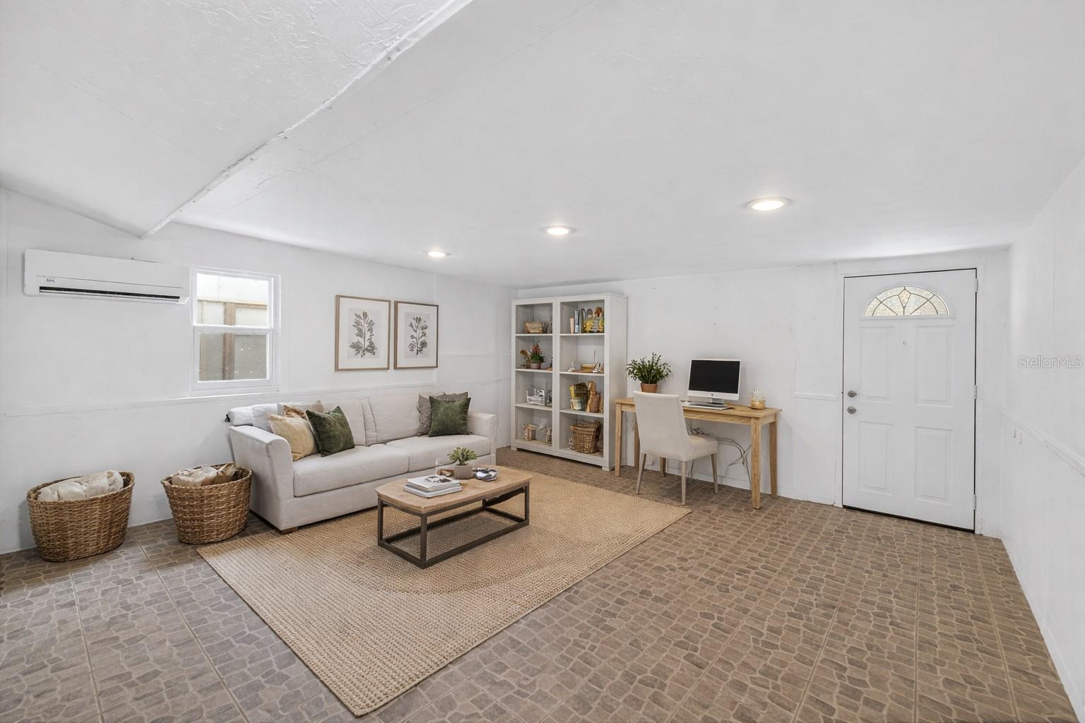 KENSINGTON PARK - Residential