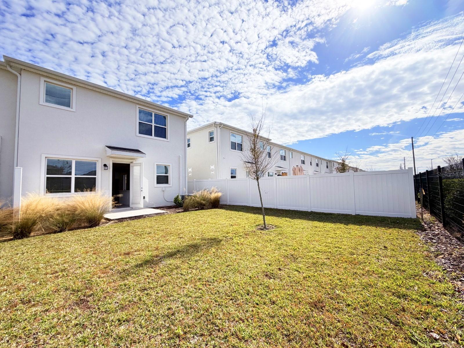 CHAMPIONS POINT - Residential Lease