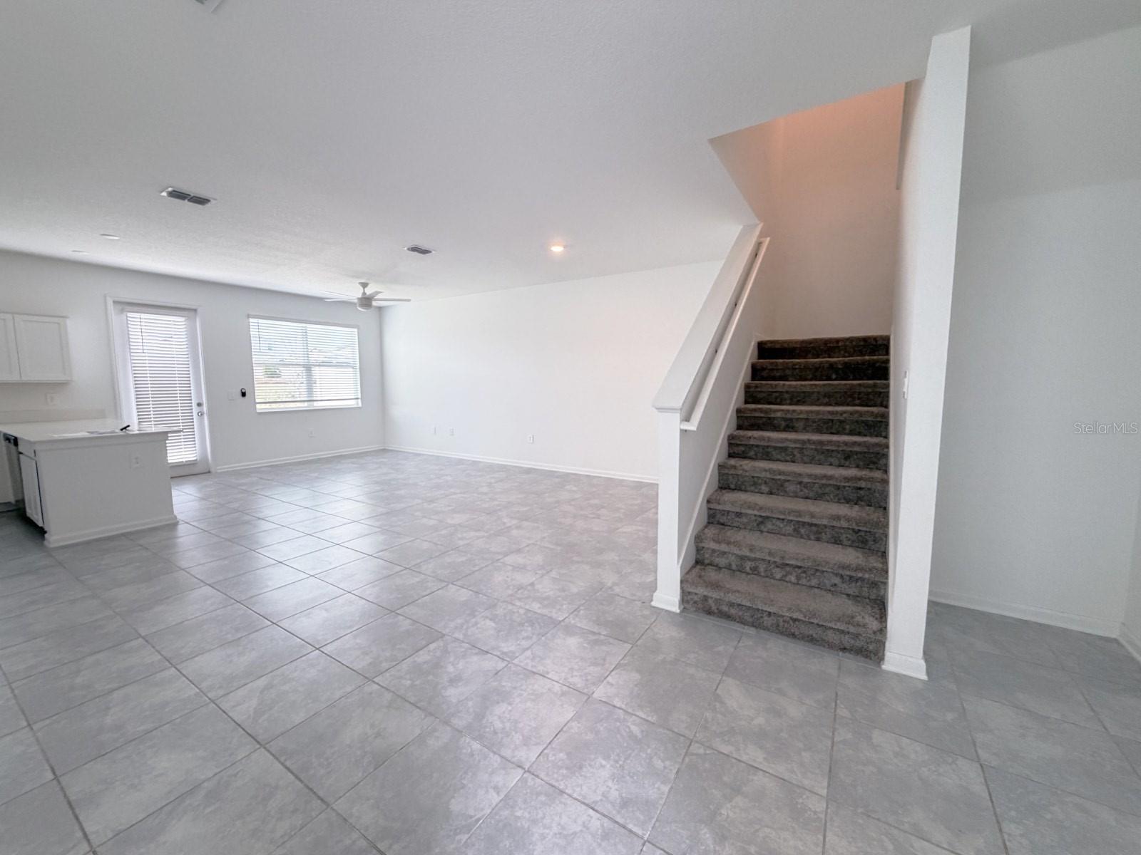 CHAMPIONS POINT - Residential Lease