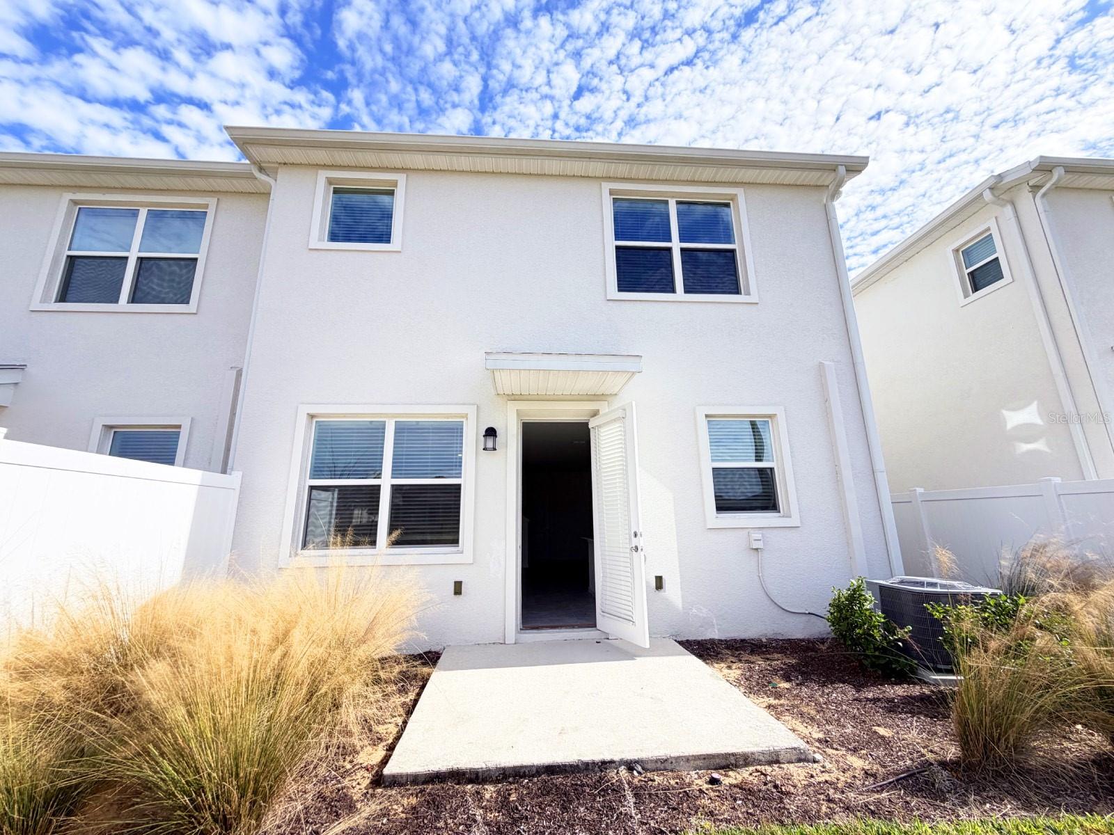 CHAMPIONS POINT - Residential Lease