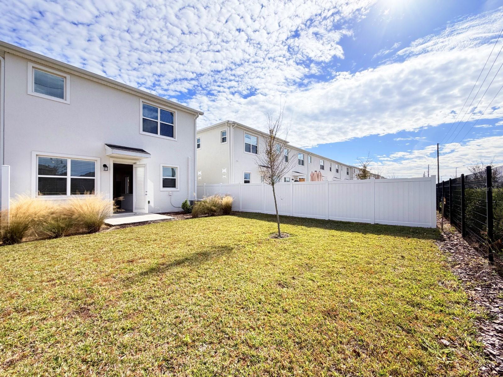 CHAMPIONS POINT - Residential Lease