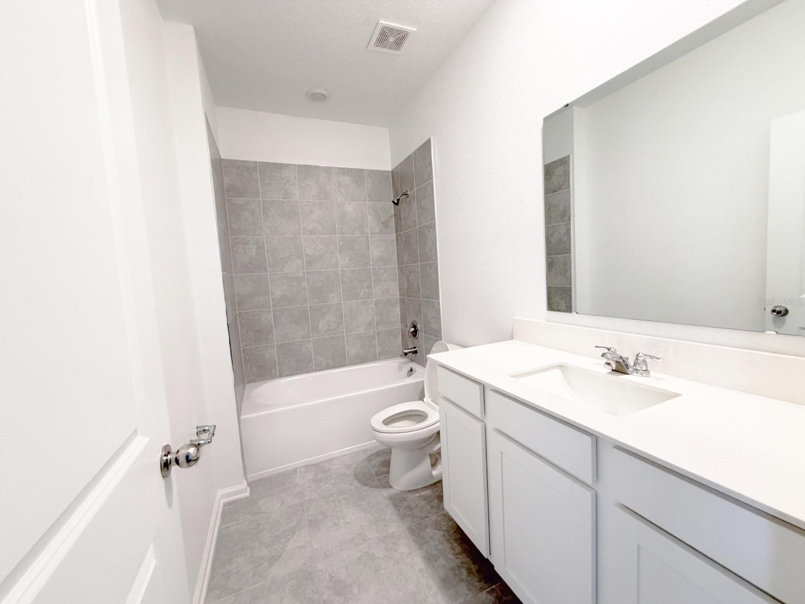 CHAMPIONS POINT - Residential Lease