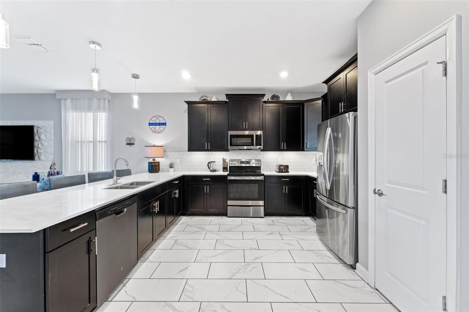 STOREY LAKE PH 3 - Residential