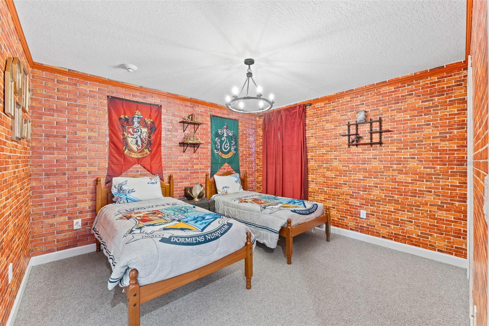 STOREY LAKE PH 3 - Residential