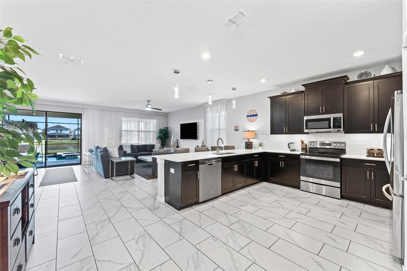 STOREY LAKE PH 3 - Residential