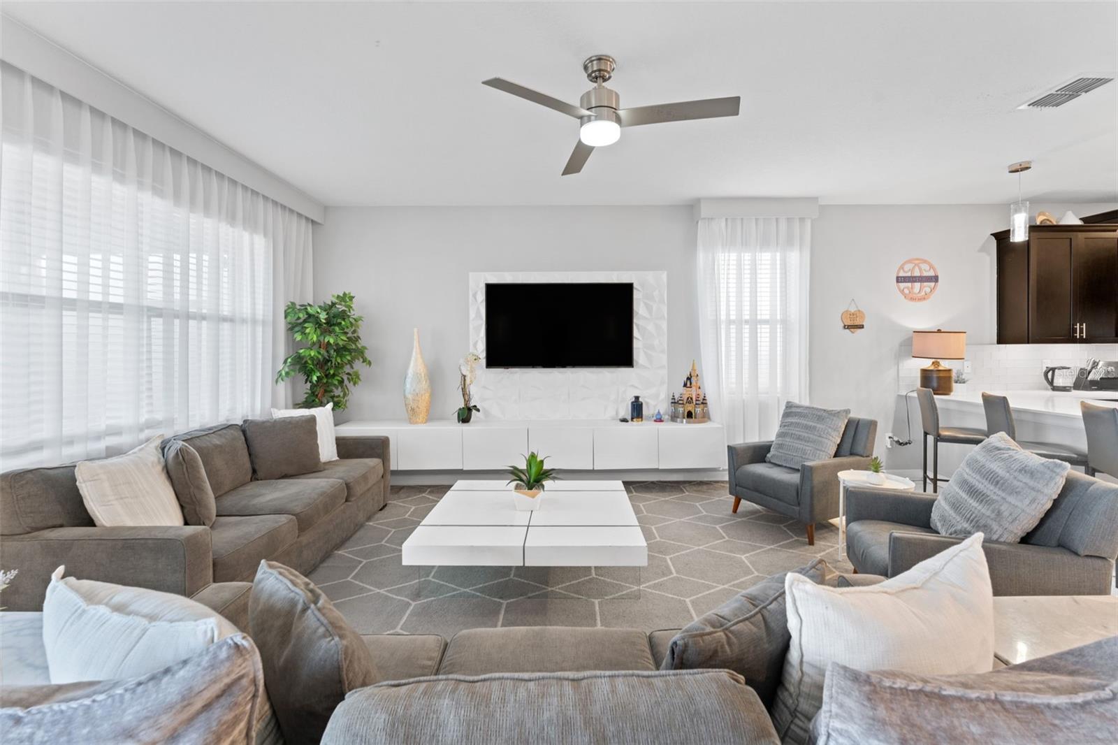 STOREY LAKE PH 3 - Residential