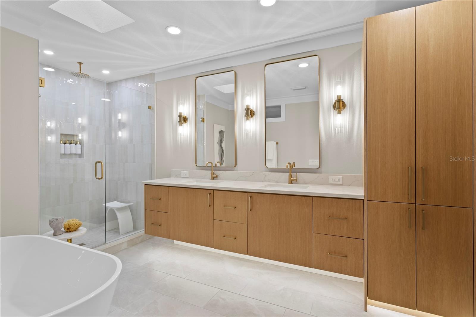 TIERRA SOUND TWNHMS - Residential