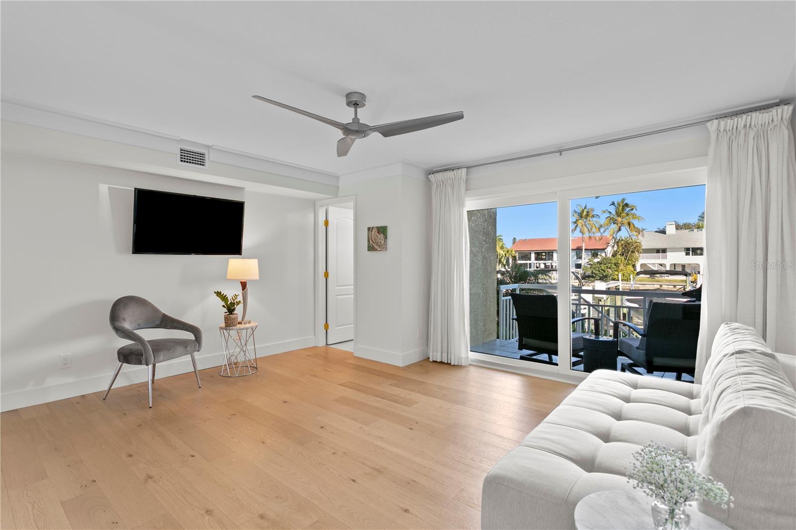 TIERRA SOUND TWNHMS - Residential