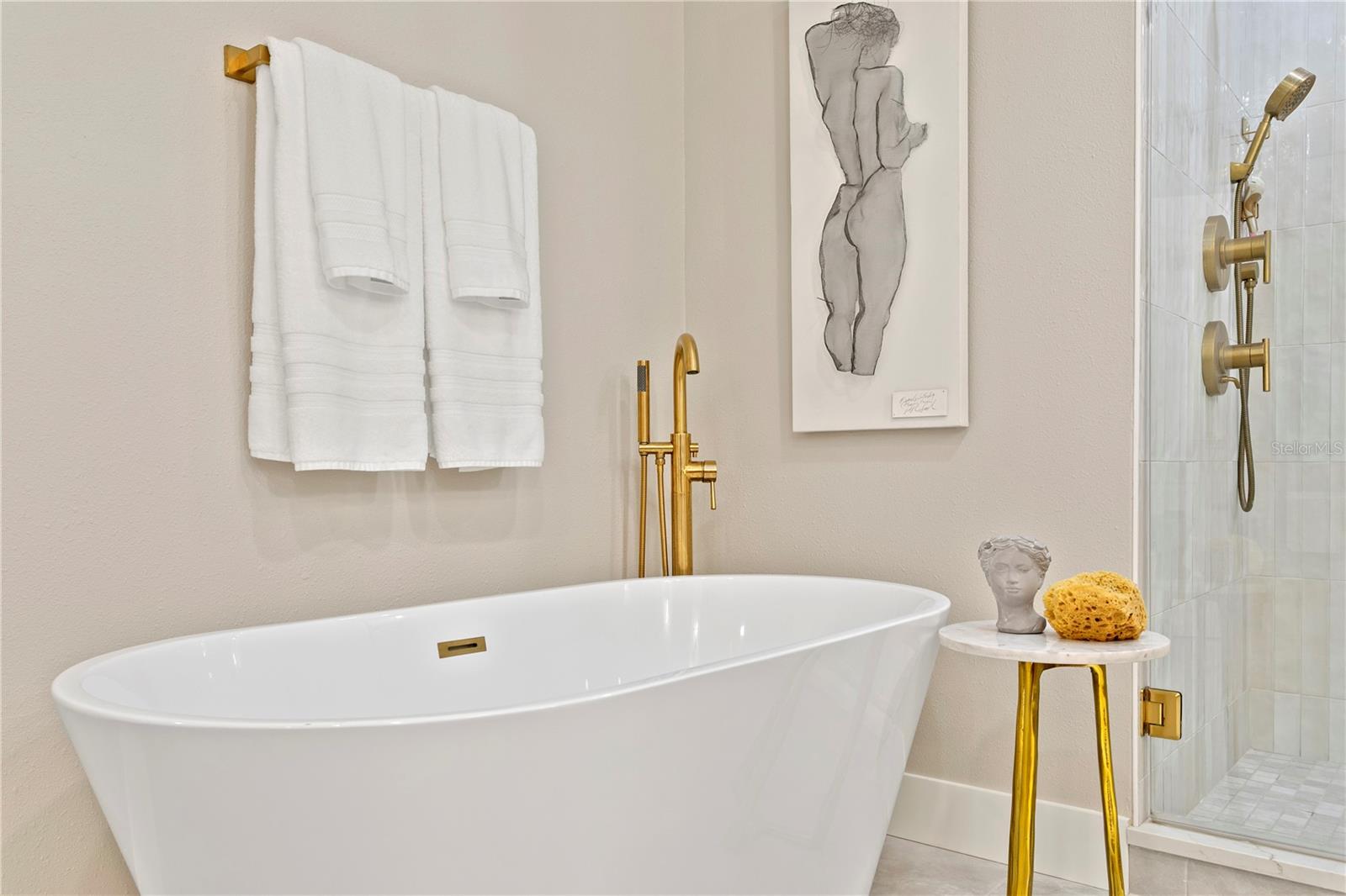 TIERRA SOUND TWNHMS - Residential