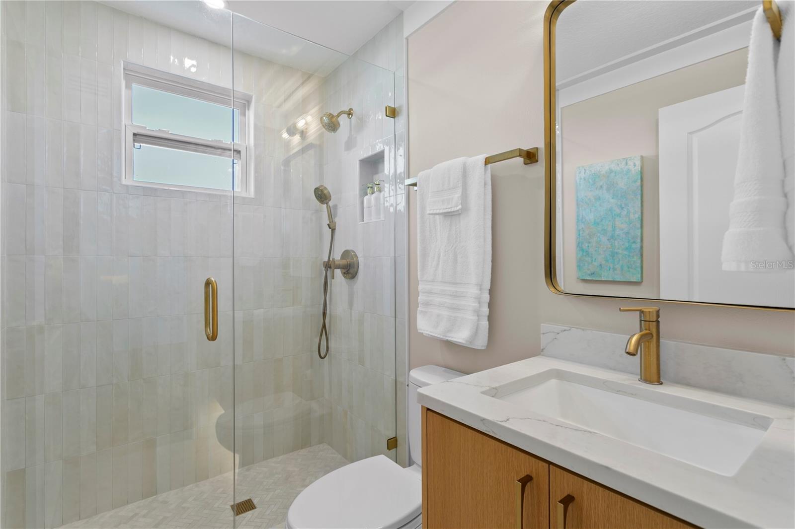 TIERRA SOUND TWNHMS - Residential