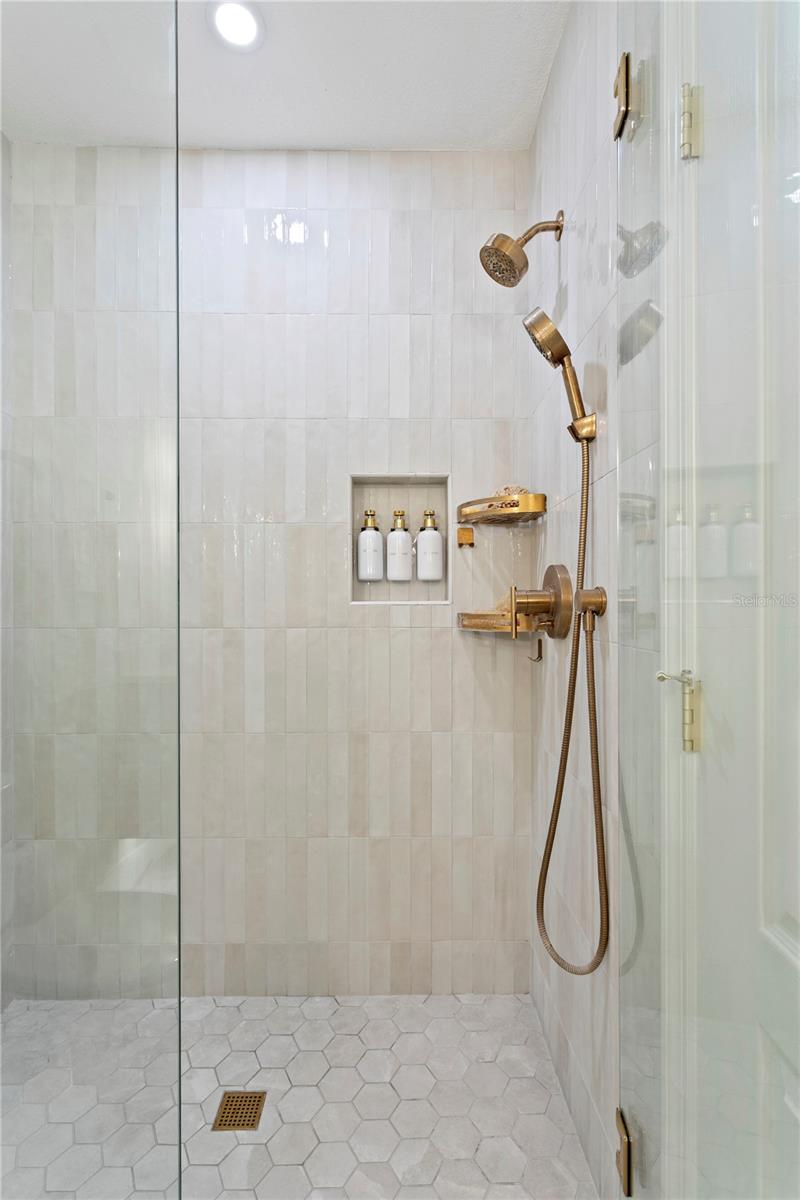 TIERRA SOUND TWNHMS - Residential