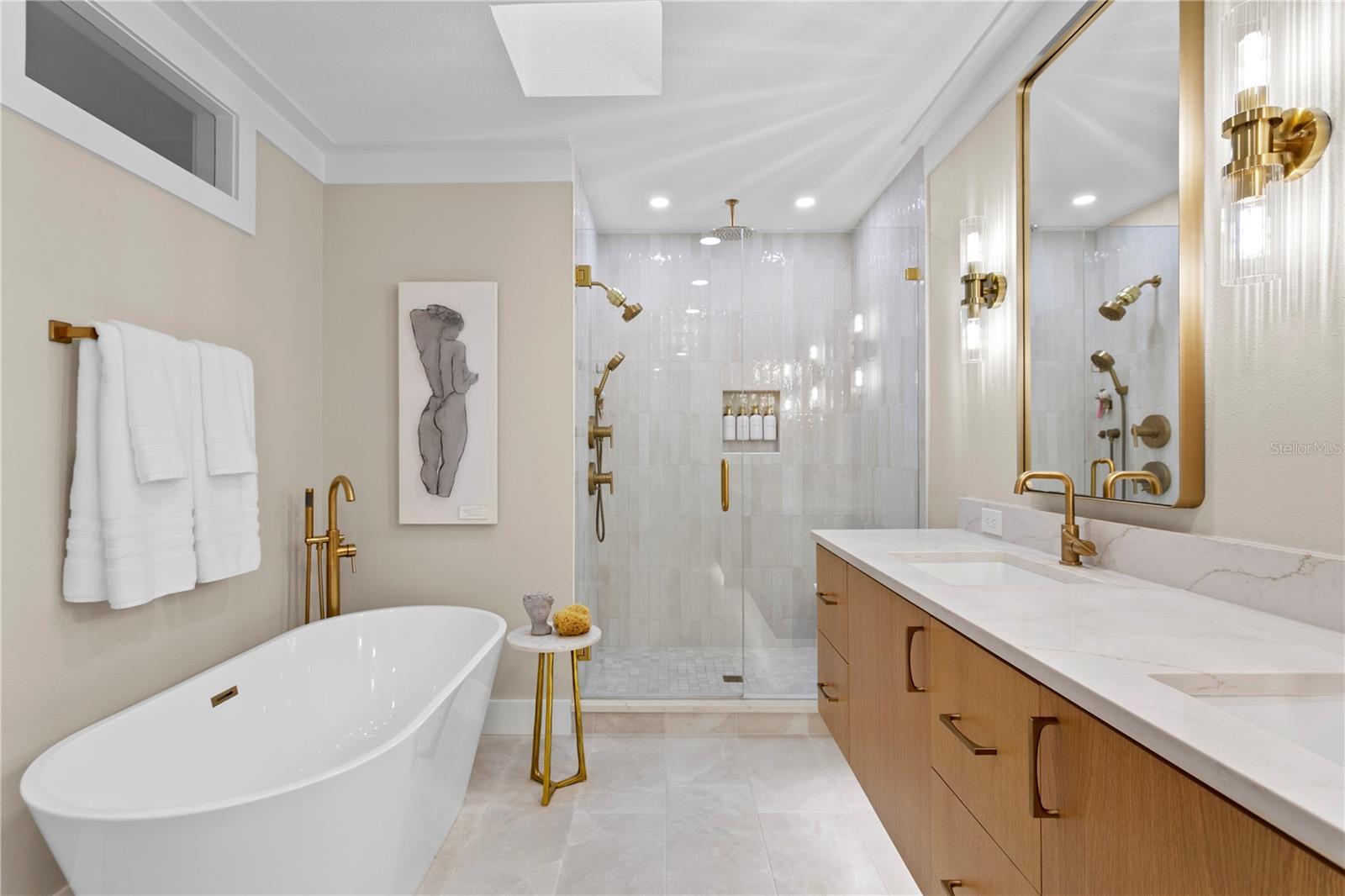 TIERRA SOUND TWNHMS - Residential