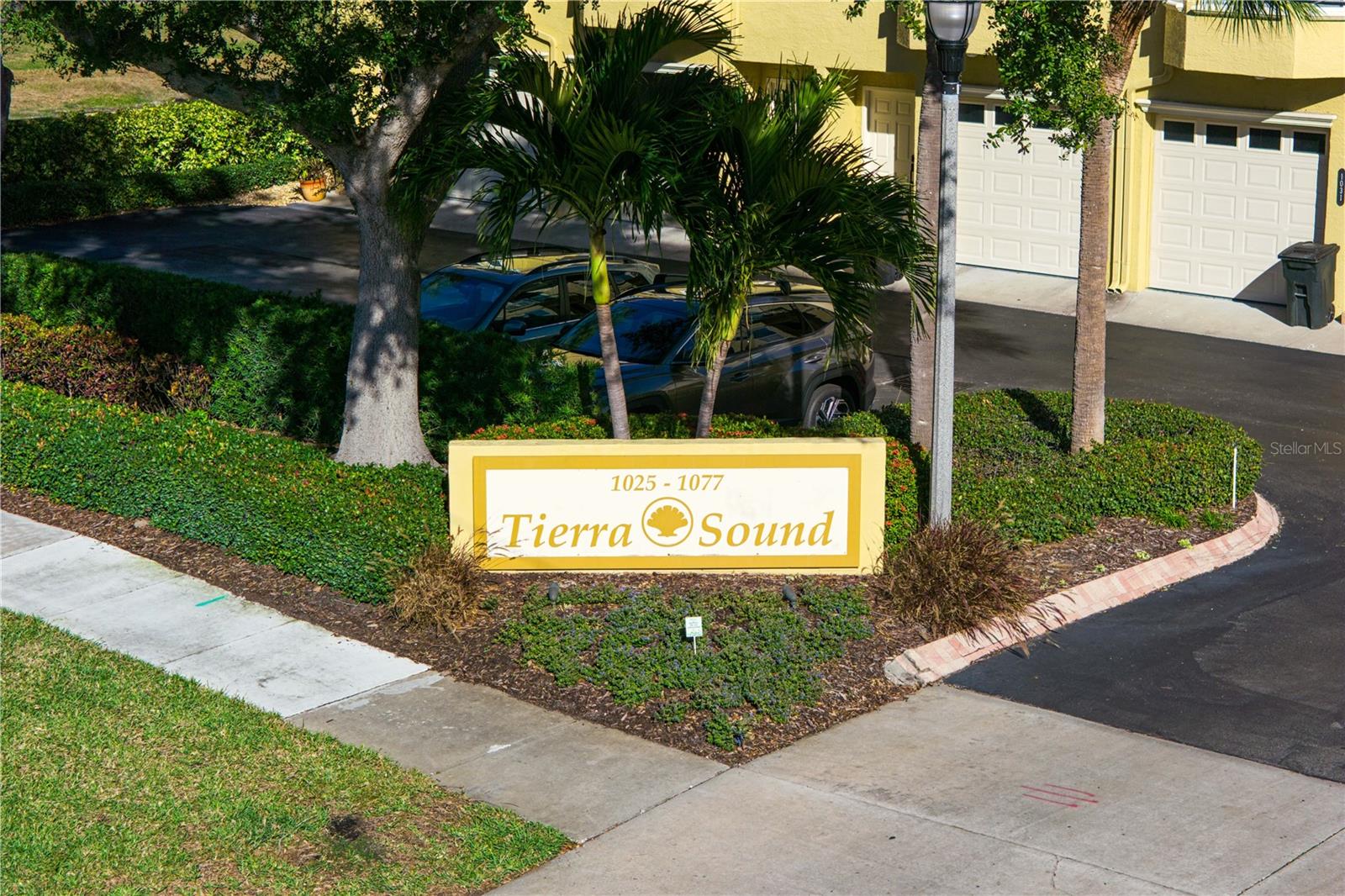 TIERRA SOUND TWNHMS - Residential