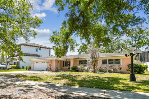 Photo of 2607 S Bryant Circle, Tampa, FL 33629 (MLS # TB8370198)