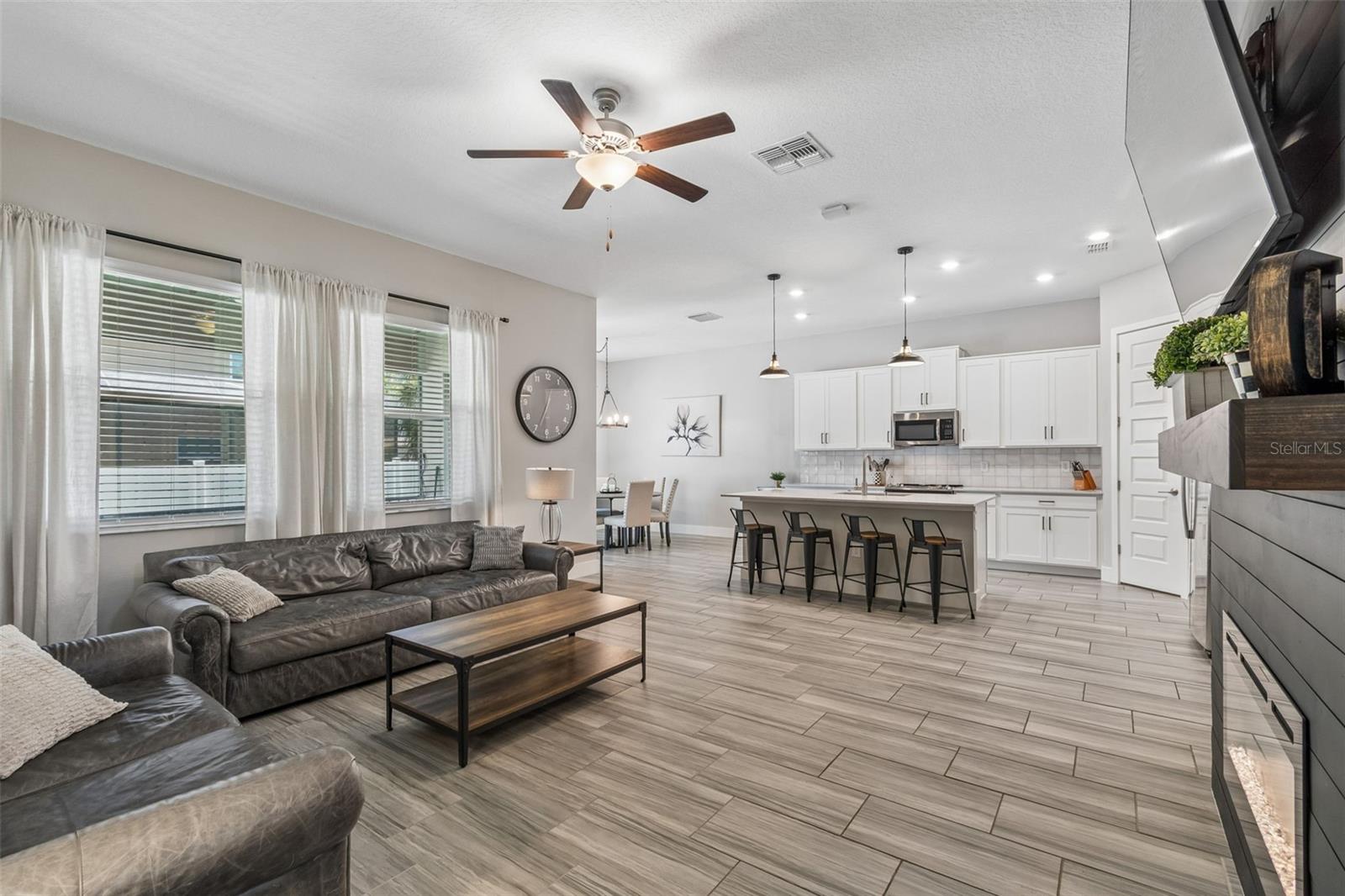 7512 S KISSIMMEE STREET