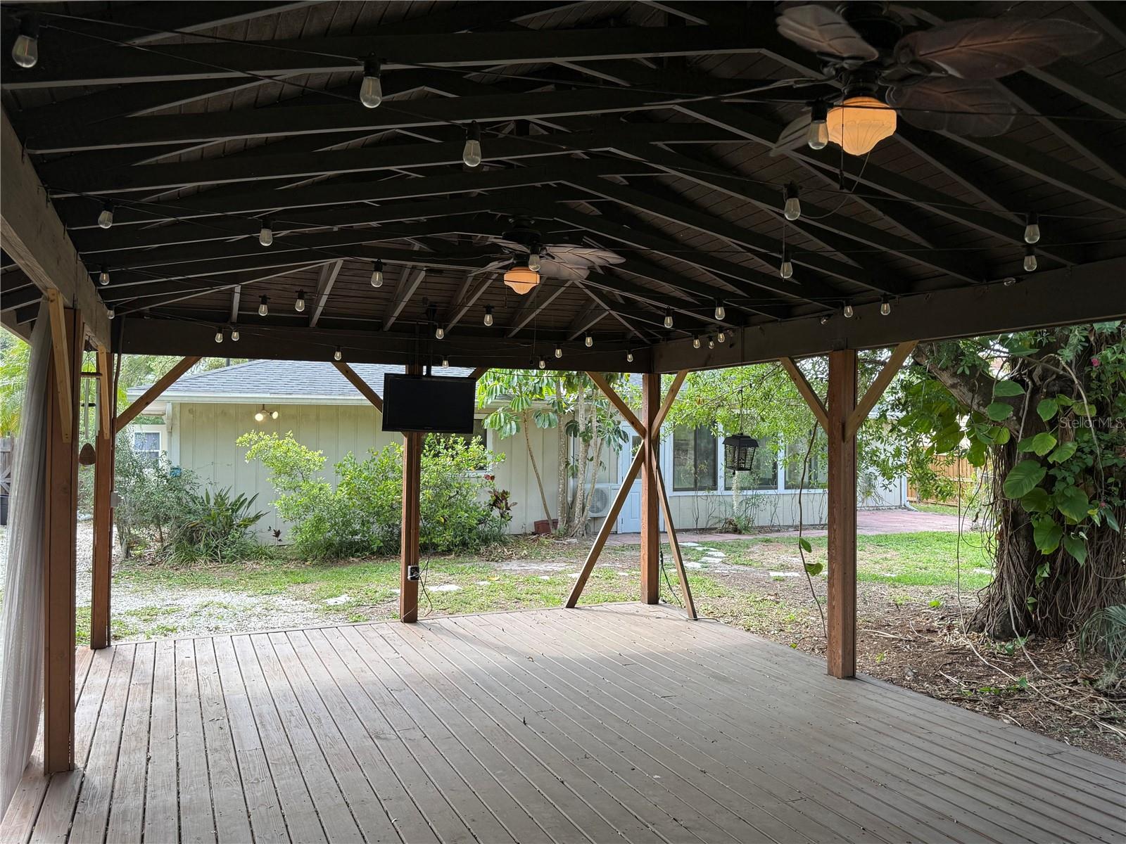 WOODLAWN LAKES - Residential