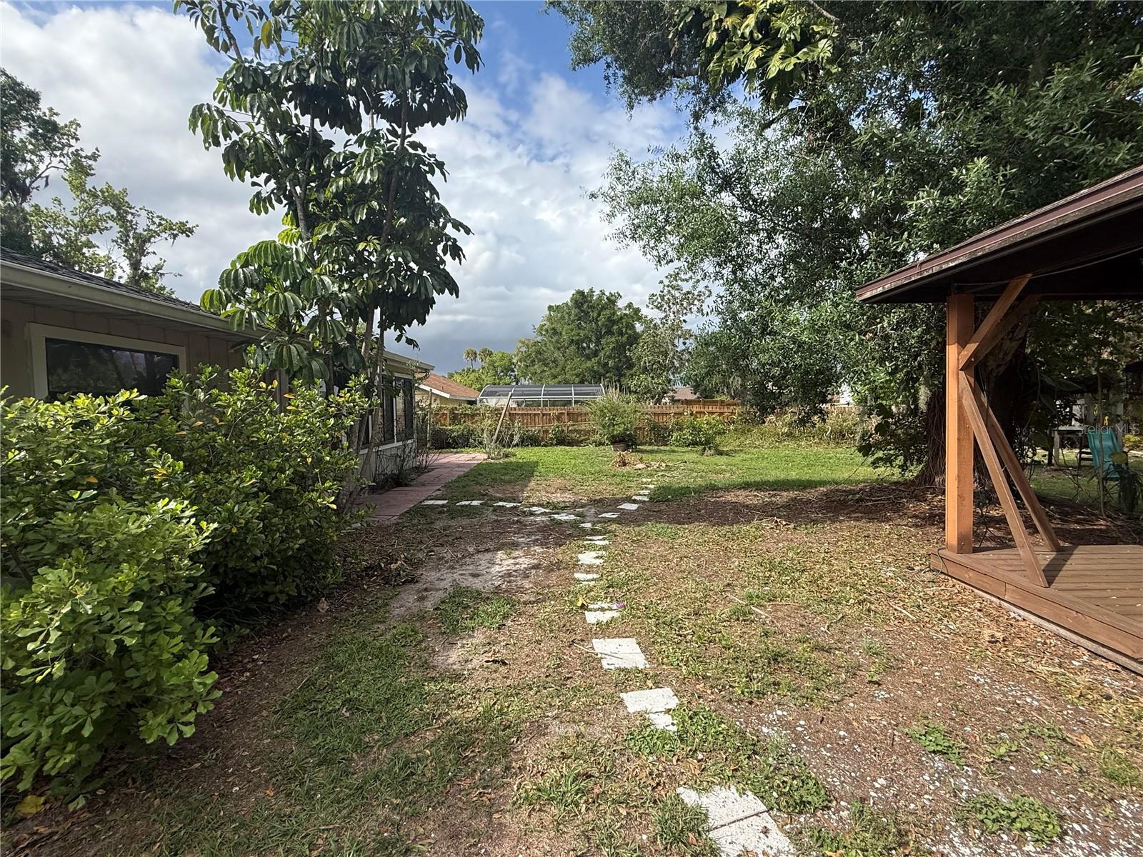 WOODLAWN LAKES - Residential